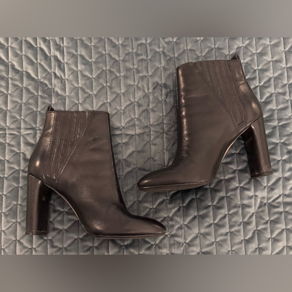 Vince Camuto Black Ankle Boots (7M)